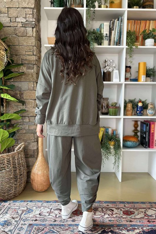 The Sunday Morning V Slouch Sweatshirt Khaki